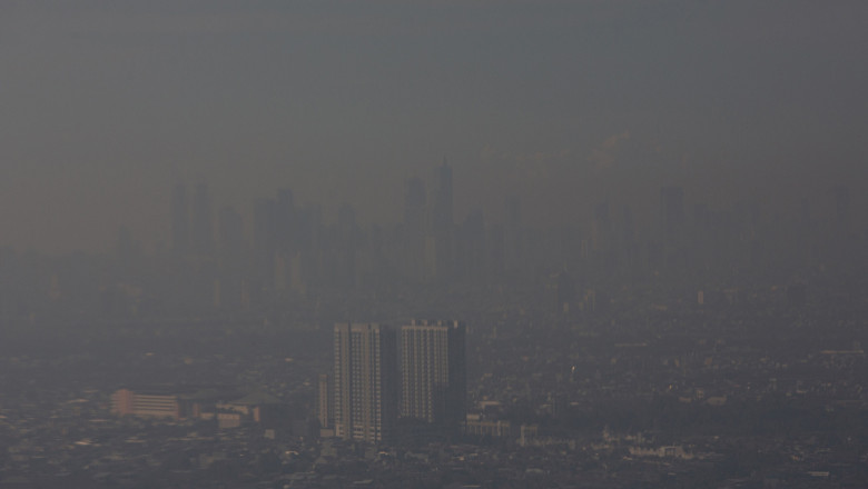 Jakarta, orașul cel mai afectat de poluare din întreaga lume. Oamenii sunt copleșiți de disperare: „Copiii noștri suferă”
